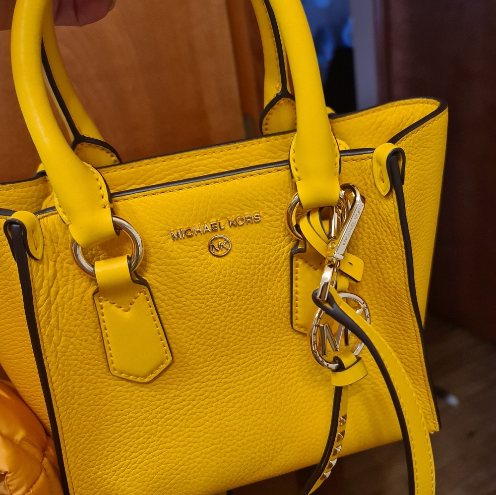 Michael kors purse - Picture 1 of 6